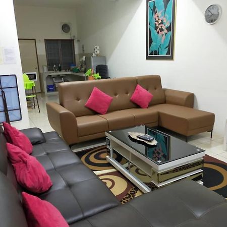 Lily Vacation Home At Cameron Highlands - 12 Pax,Free Wifi W Carporch Tanah Rata Exteriör bild