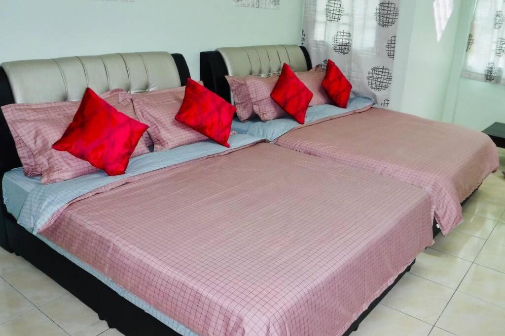 Lily Vacation Home At Cameron Highlands - 12 Pax,Free Wifi W Carporch Tanah Rata Exteriör bild